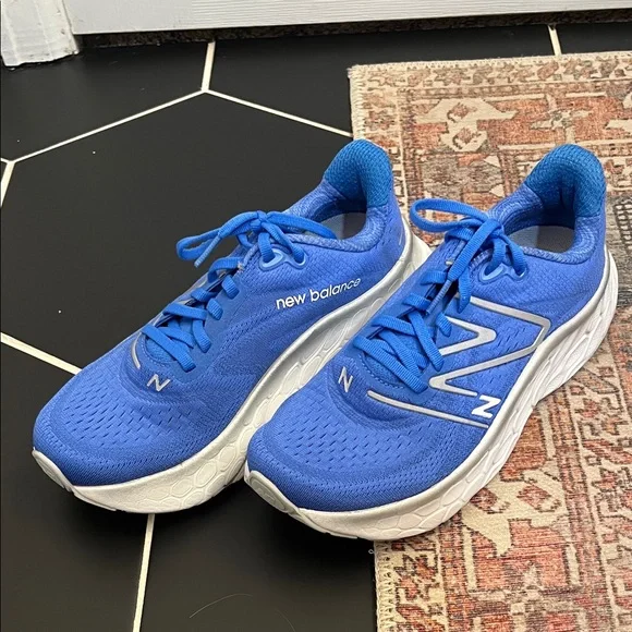 New Balance Women's Fresh Foam x More v4 - Picture 4 of 8